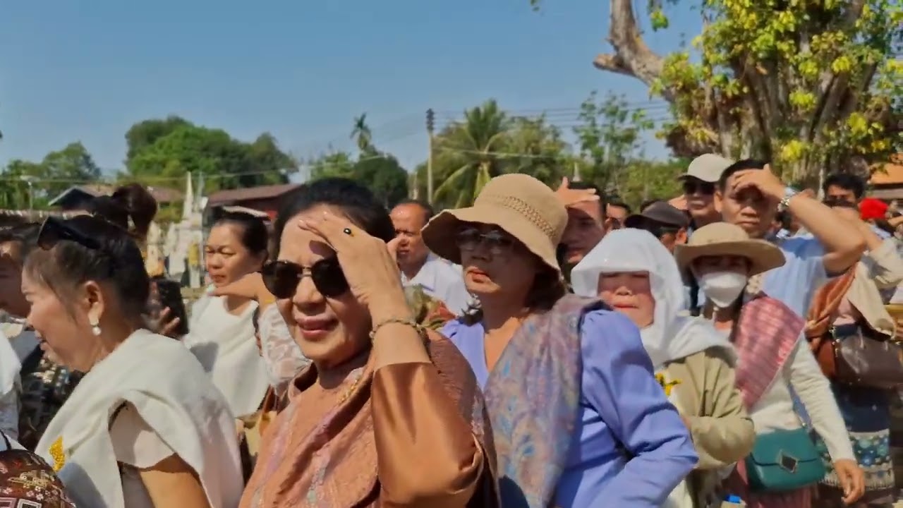 ຍົກຍອດຊໍ່ຟ້າ 🇱🇦 วัดบ้านเดื่อ เมืองโขงแขวงจำปาสัก 🇱🇦 Southern Laos
