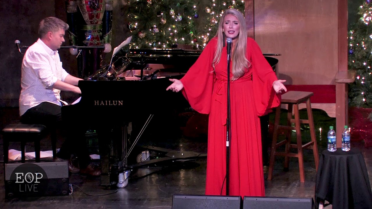 Chloë Agnew 
