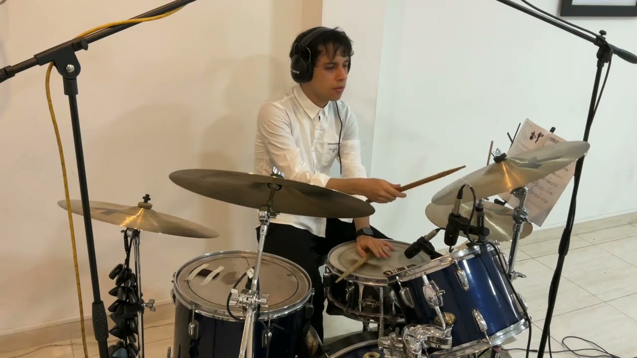 Stompin' at the Savoy by Edgar Sampson (Drum cover by Miguel Padilla)