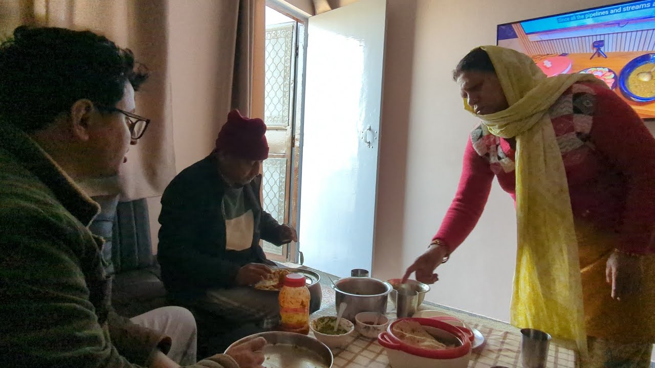 Sasur ji ne banayi Pahadi chutney | Family making food together | Vlogger Life 😁🌻