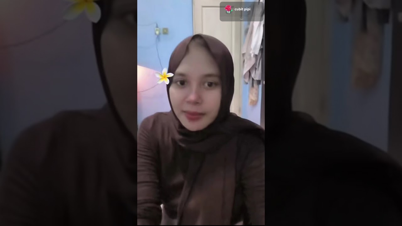 BUMIL HIJAB CANTIK LIVE OLAHRAGA SQUAD