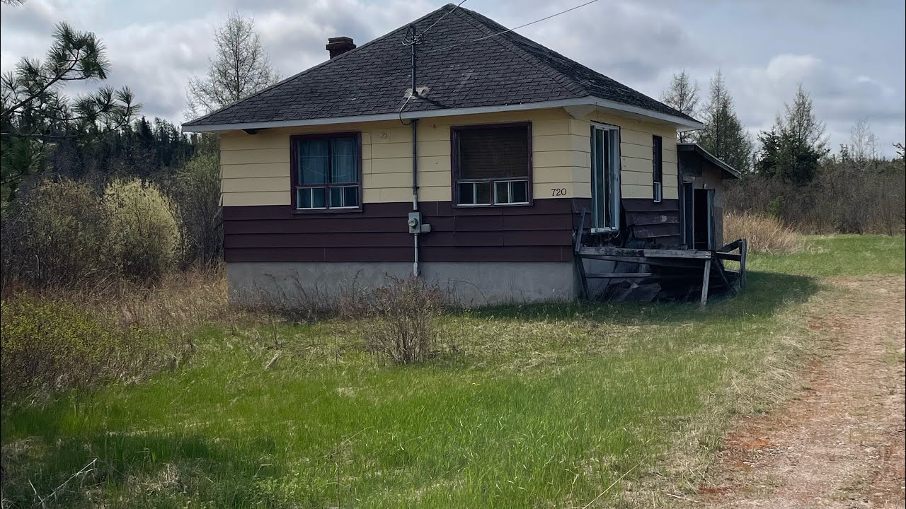 On visite une maison abandonnée depuis 22 ans!