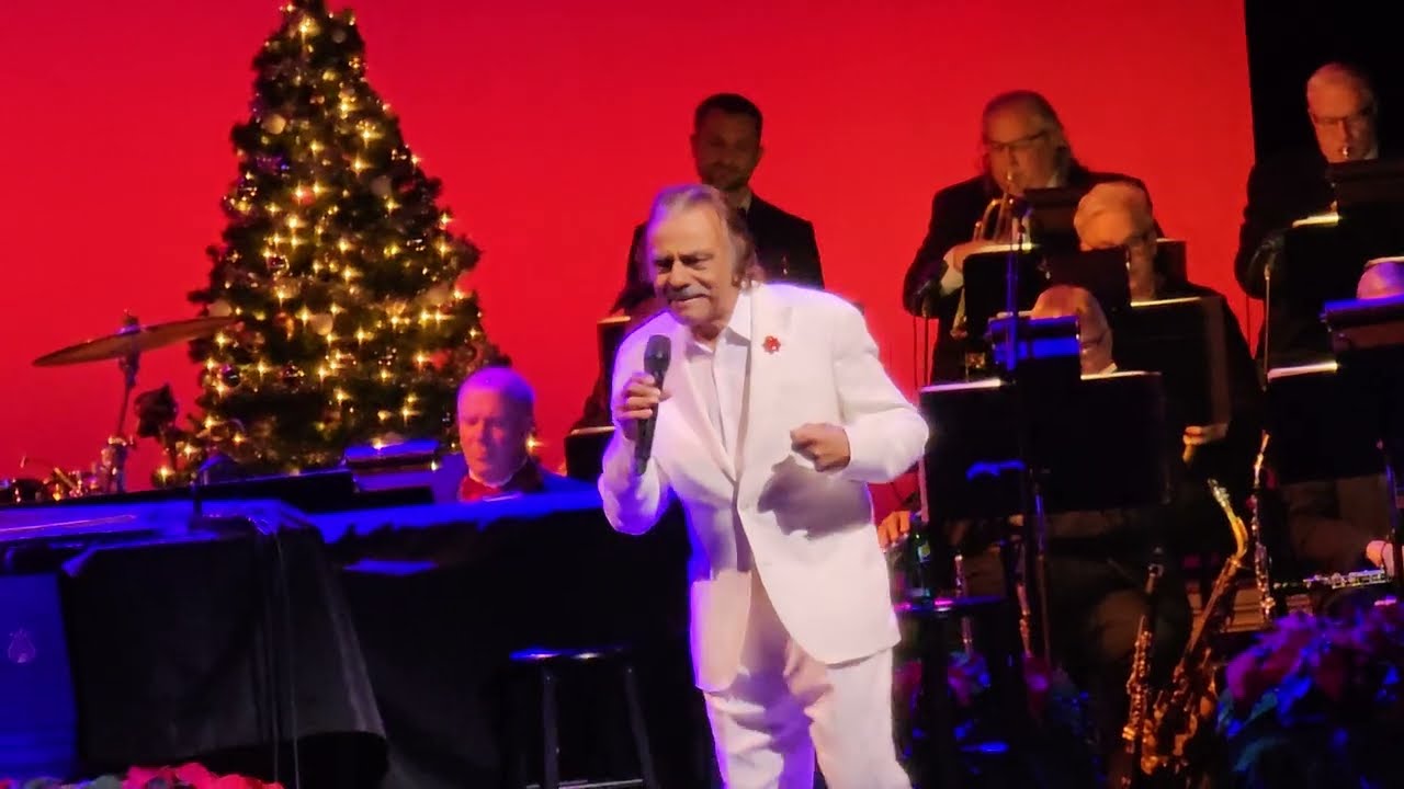 Johnny Mathis - Chances Are & Gina (November 18, 2023, Smith Center, Las Vegas, NV)