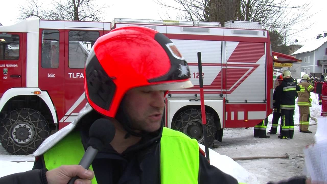 Großbrand in Mondsee fordert Feuerwehr