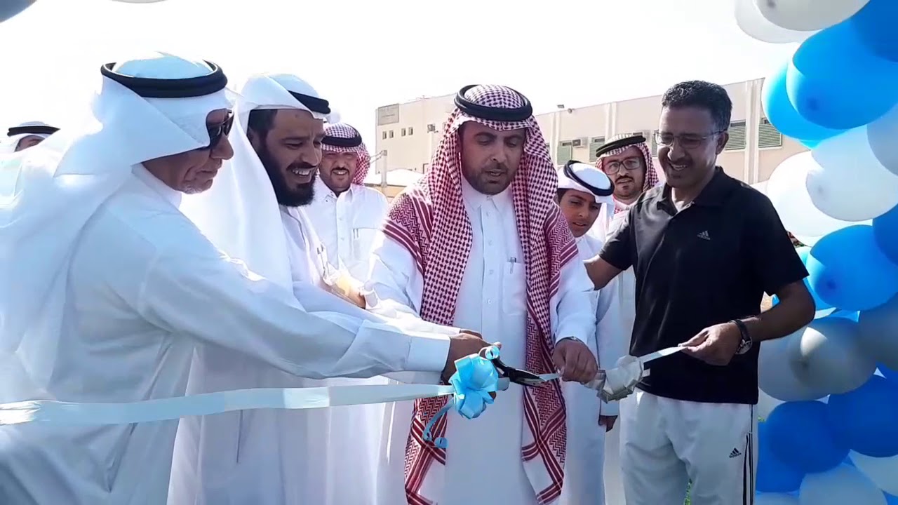 زيارة مدير تعليم حائل لمتوسطة المتنبي