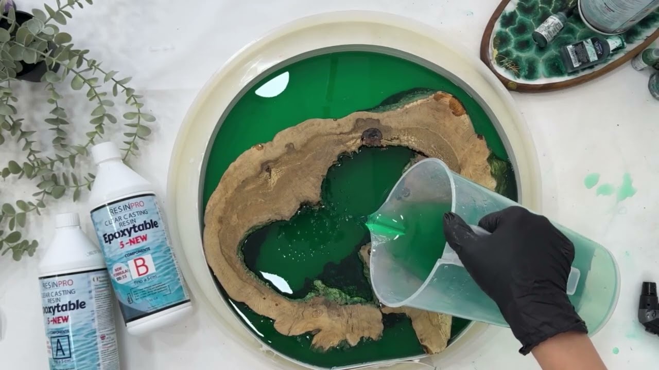 How to Create a Base for Pouring Epoxy Resin on a Wood Table by Yourself