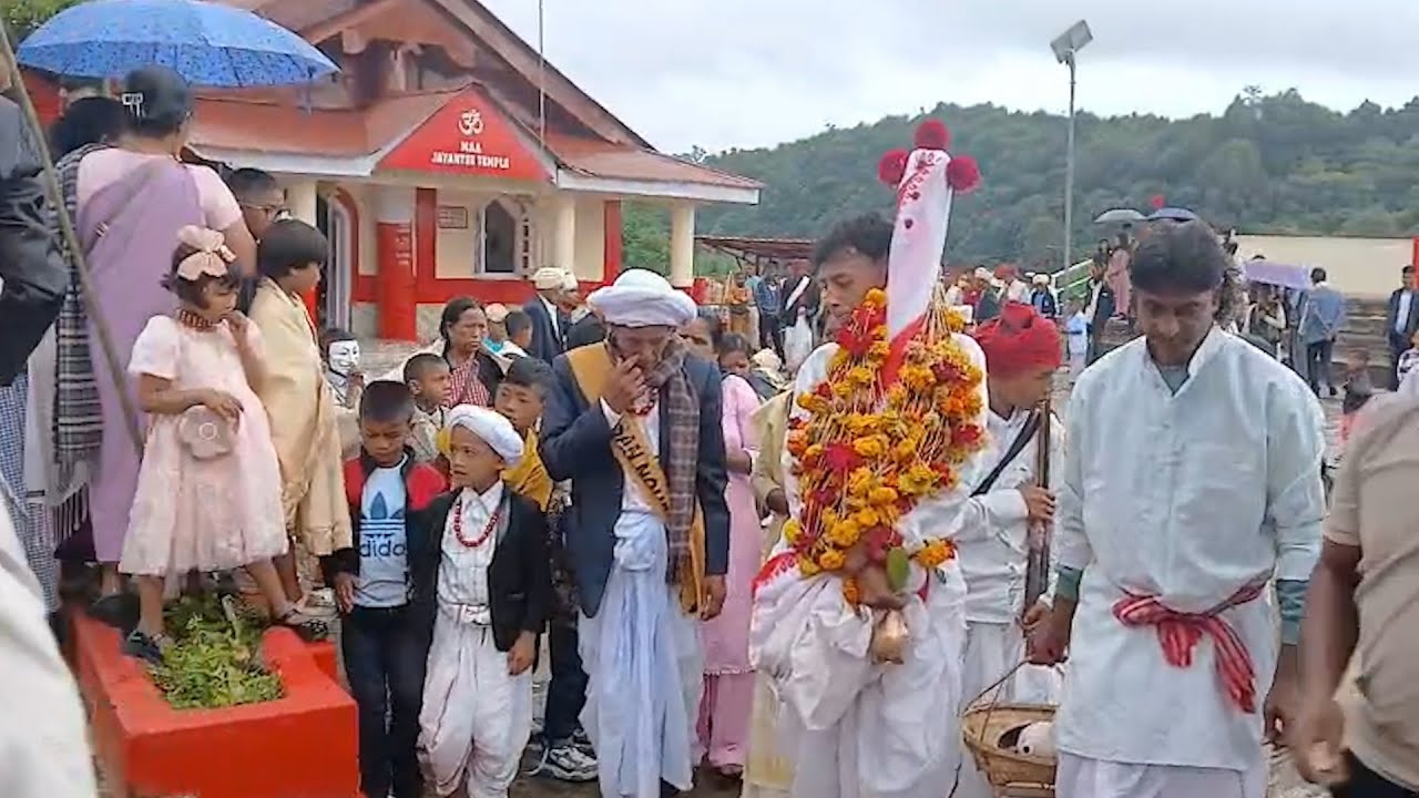 Hapdeng ka jingiphuh iphieng kut ka lehniam Durga Puja ha Nartiang