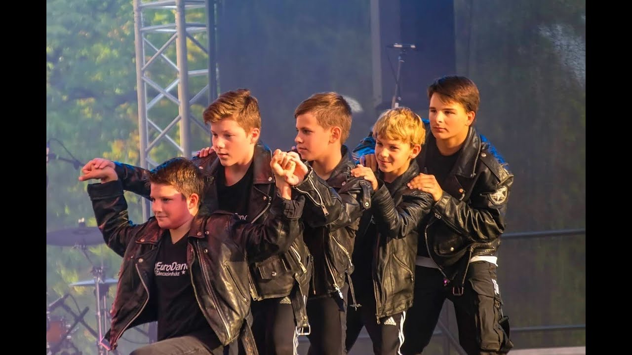Motoros - Grease Lightning -  Sétatér - Eurodance - 2021