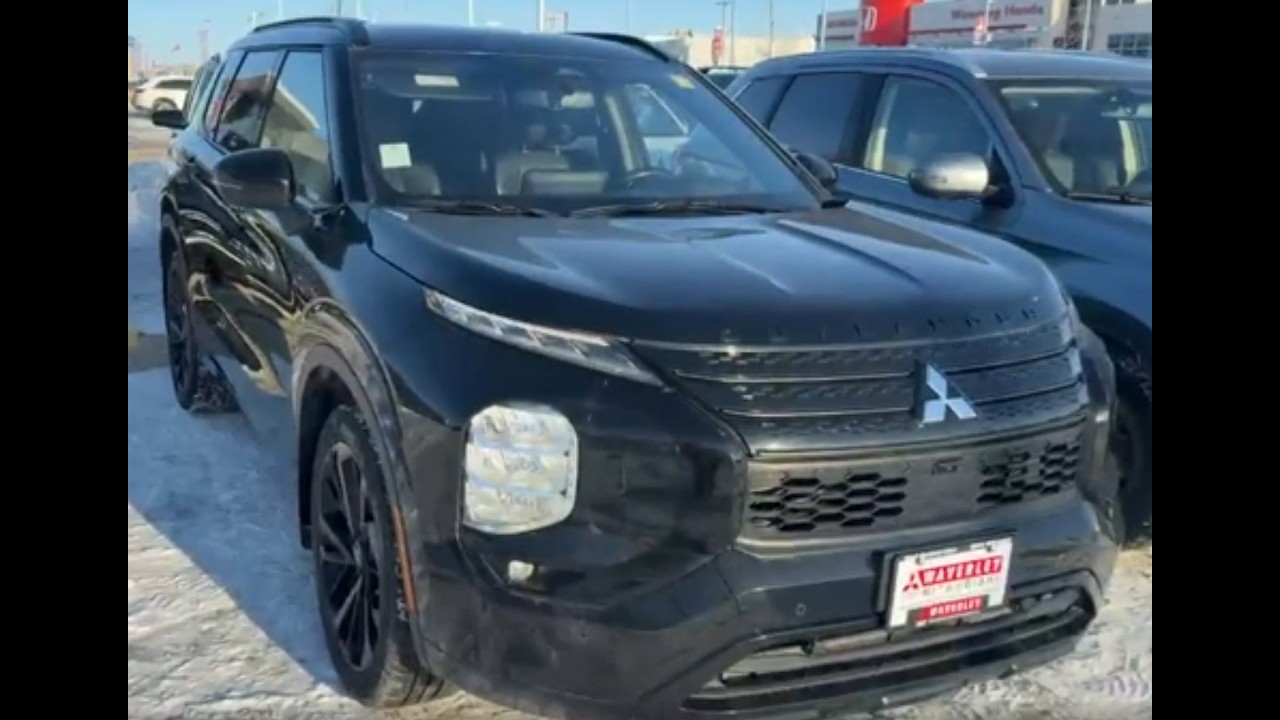 Mitsubishi OUTLANDER GT Noir S-AWC 2024 года | Демонстрационный автомобиль для менеджеров | Небол...