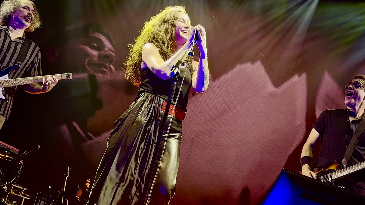 Alanis Morissette - Reasons I Drink (Live in Hartford, CT, 7-6-24) (4K HDR, HQ Audio, 1st Row)