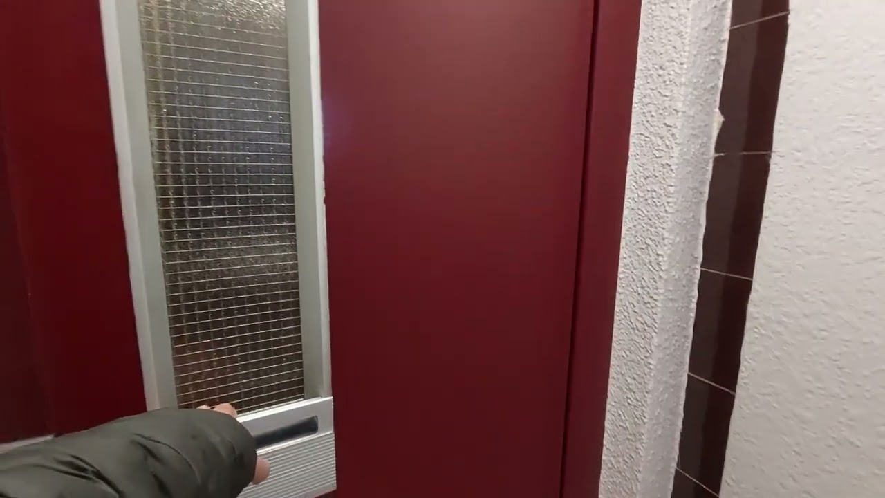 2 1984 Orona lifts in a building Tucan