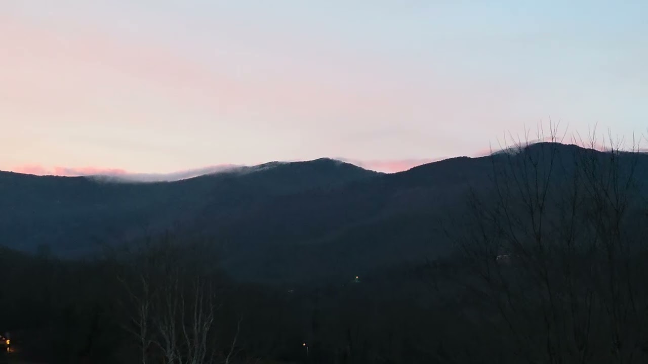 December 24, 2025 5:50 pm Mt.Mitchell Golf course, Yancey County, North Carolina 