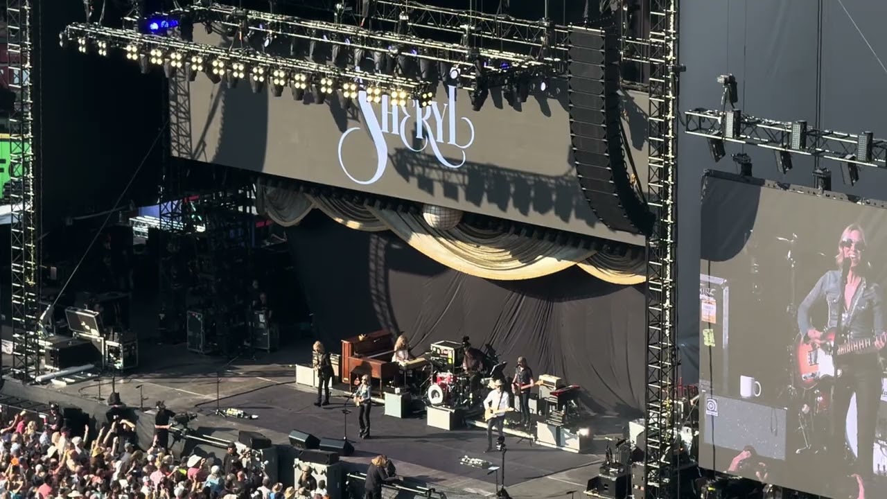 If It Makes You Happy - Sheryl Crow Live at T-Mobile Park in Seattle, Washington 7/27/2024