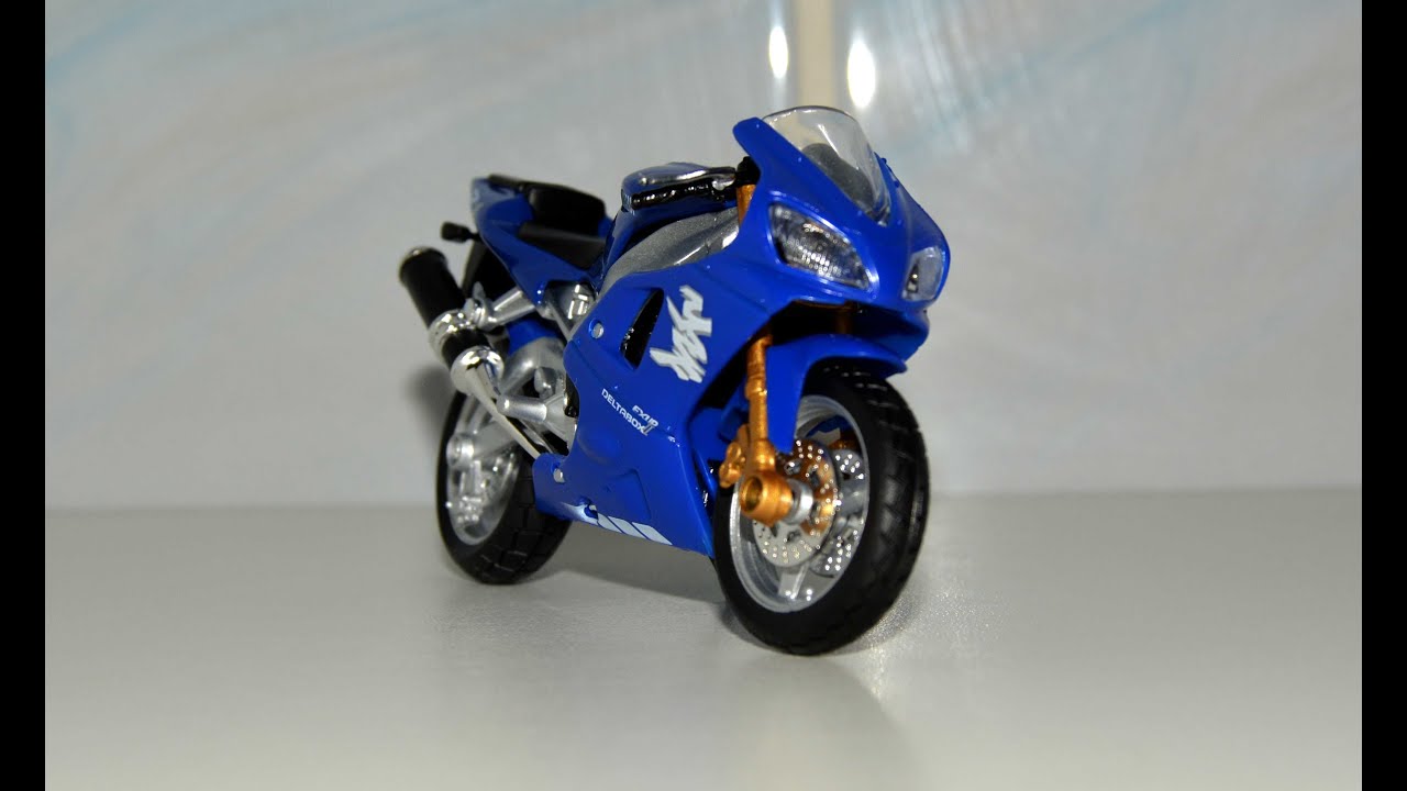 Welly Motorbike Yamaha YZF-R1 1/18 Unboxing