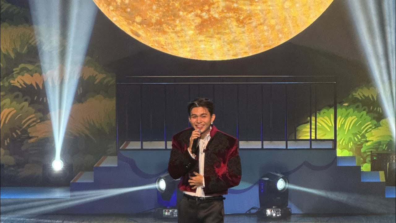 Sau lưng bố -HMMM