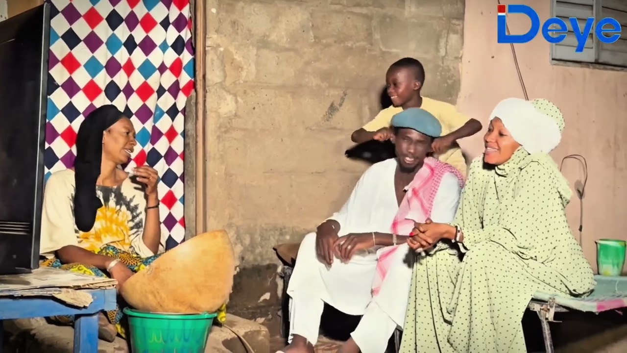 Le Fou Woroli, l'arrivée de Basaran avec son petit fils qui désordonne la maison de Boua Ladji