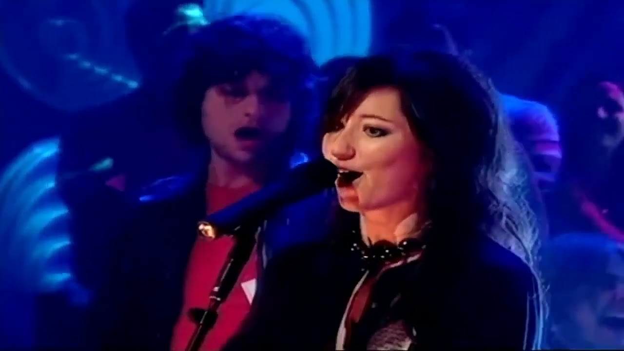 Kt Tunstall - Suddenly I See - Top Of The Pops (2005)