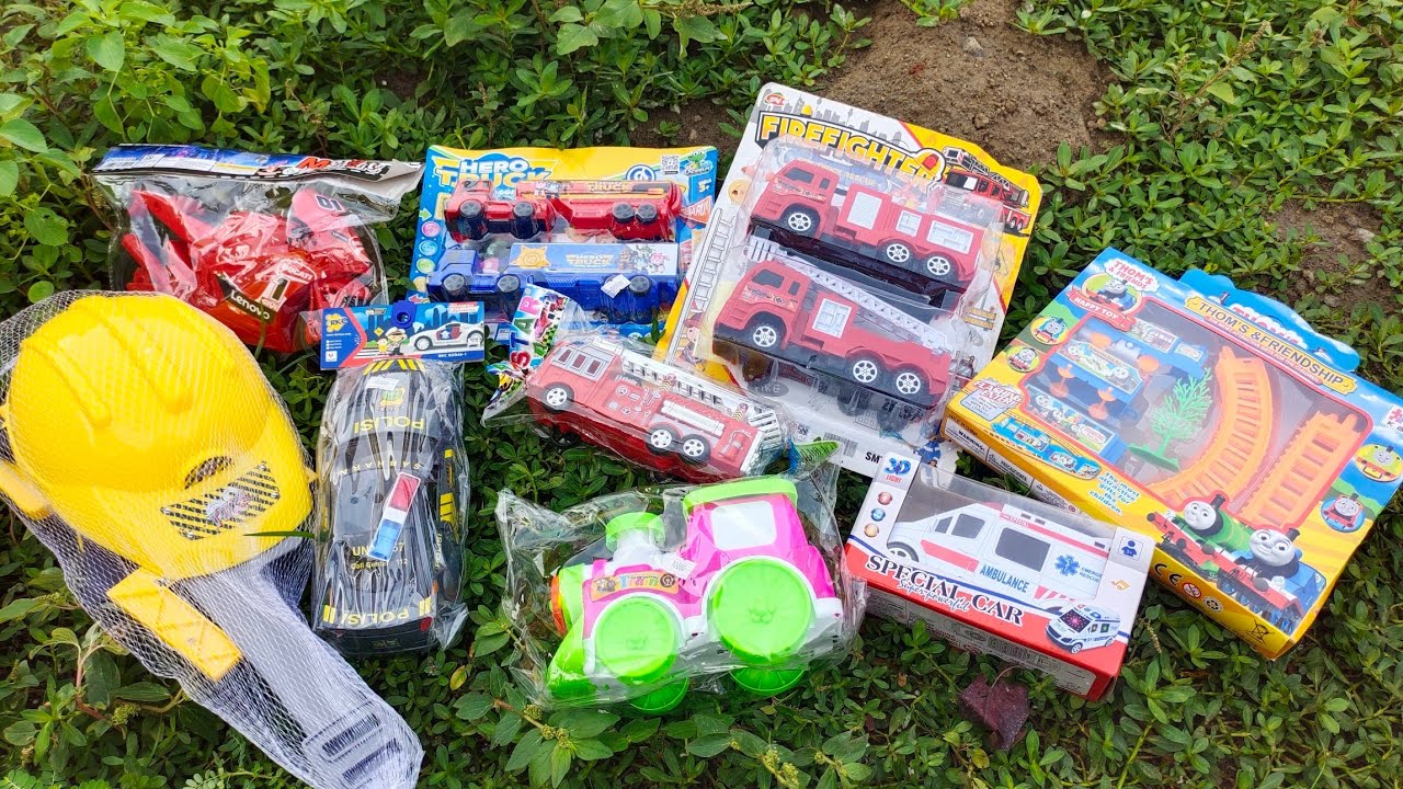 Mencari Mainan Mobil Balap, Mobil Polisi, Pemadam, Ambulance, Truk Molen, Truk Oleng, truk towing