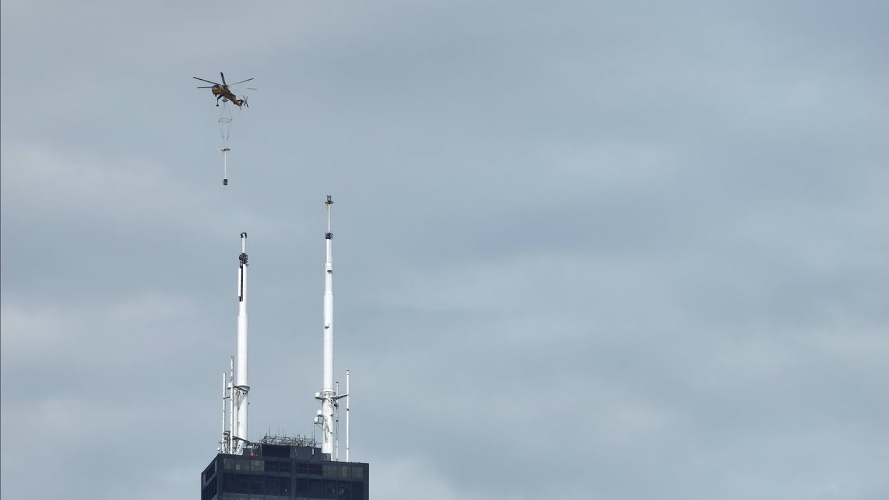 Heavy-Lift Helicopter Replacing Sears Tower Antennas! (03/29/26)