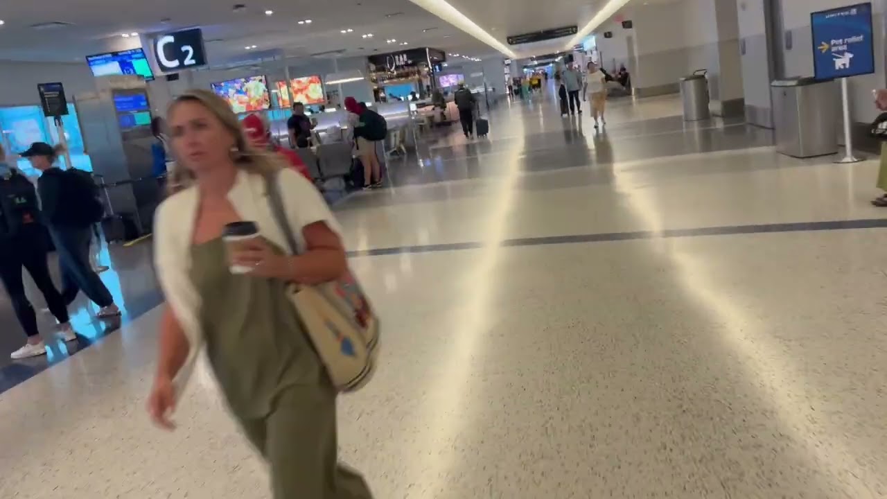Brief 2026 Tour of Houston Busch Intercontinental Airport Terminal C Gates C14-C15 / C1-C3