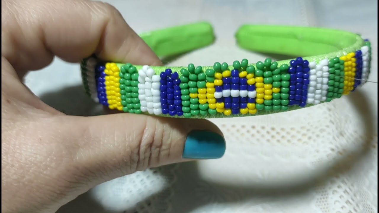 Tiara  Brasil de miçangas vem aprender