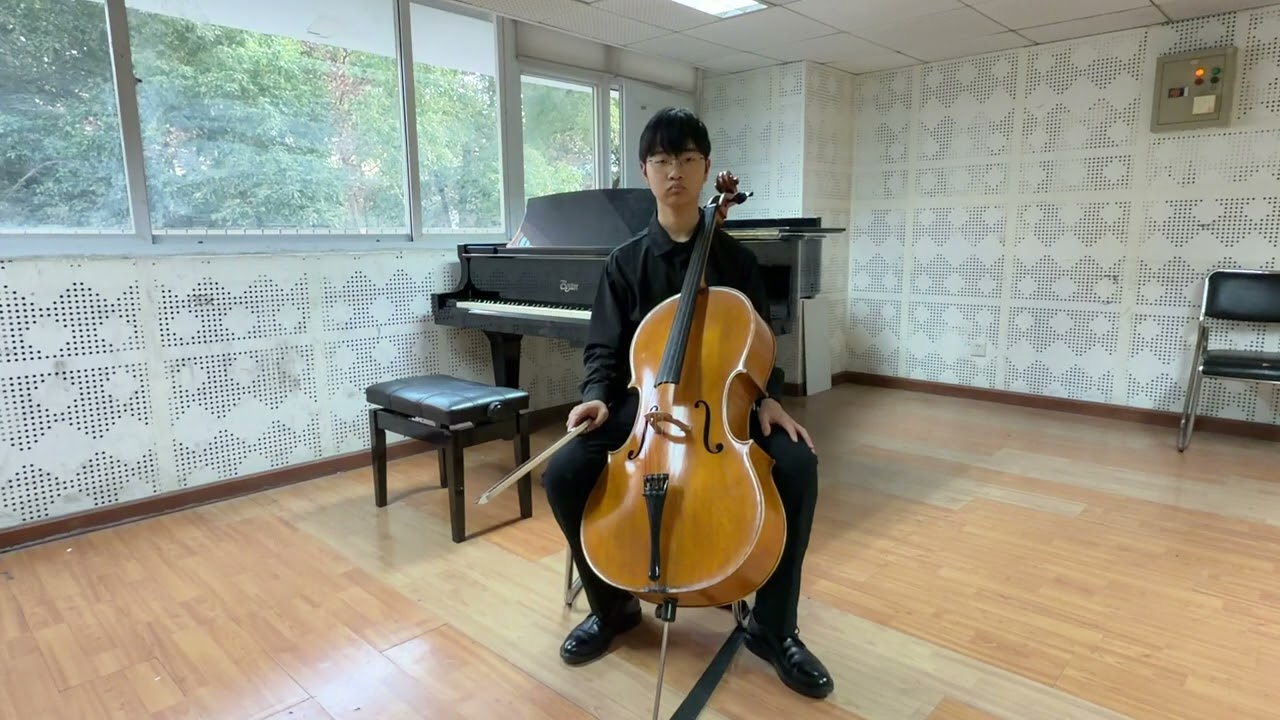 Gaspar Cassadó:Suite for solo cello - I. Preludio Fantasia
