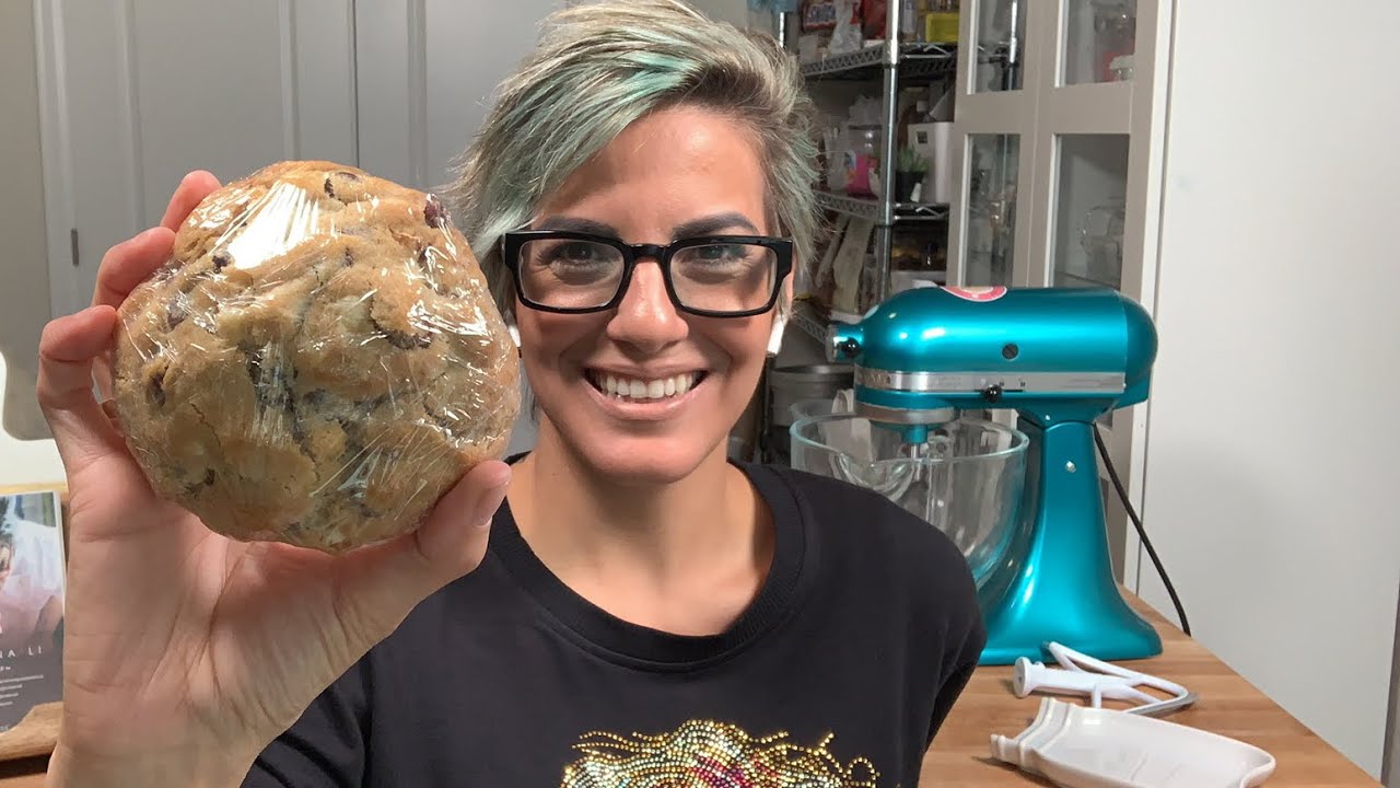 Super Big Chocolate Chip Cookies