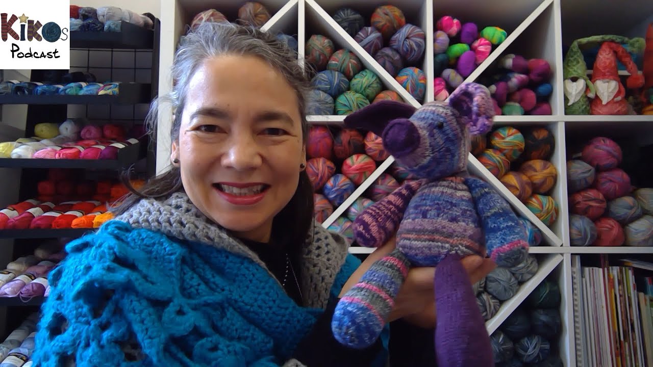 Kiko's Knitting Podcast #82 - Cat Socks, Hitchhiker & Piglet