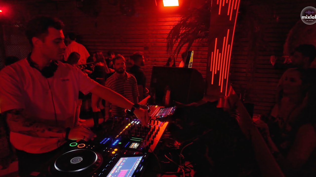 Mixlab TV | On Stage 004: Comet @ Kastel,Istanbul