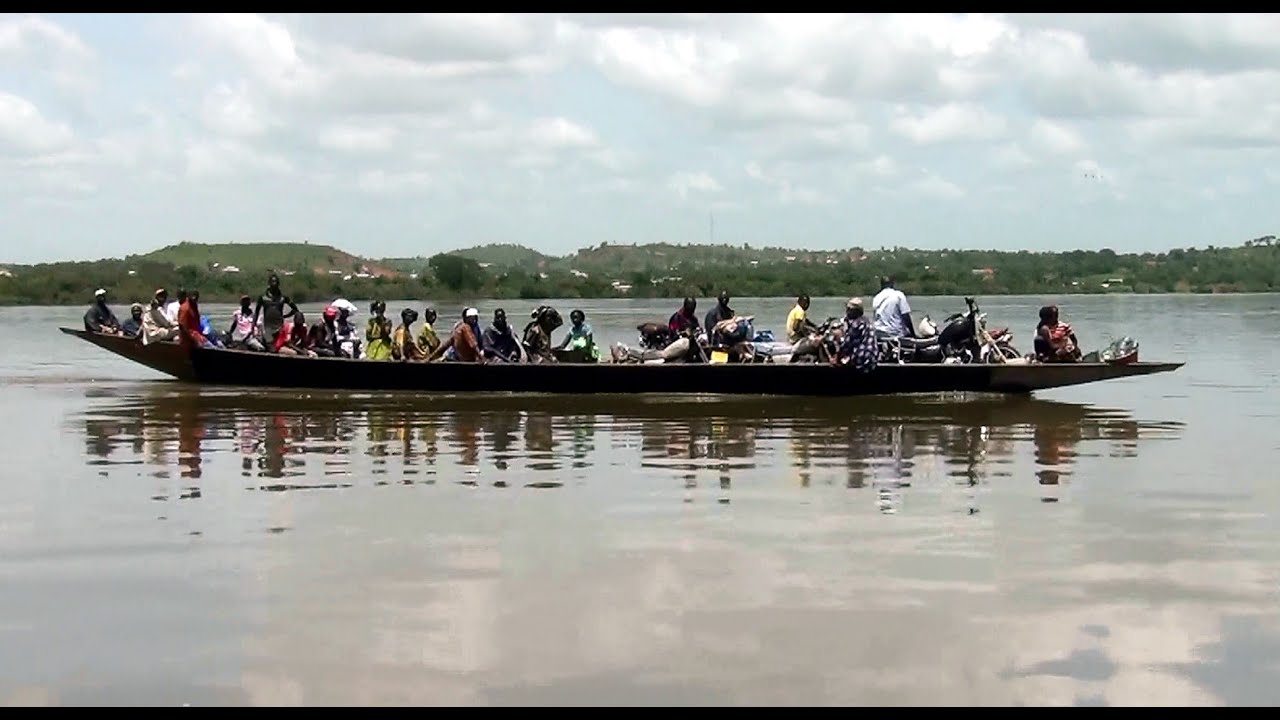 Scouts de Siguiri dans le fleuve Niger (Guinée Conakry)