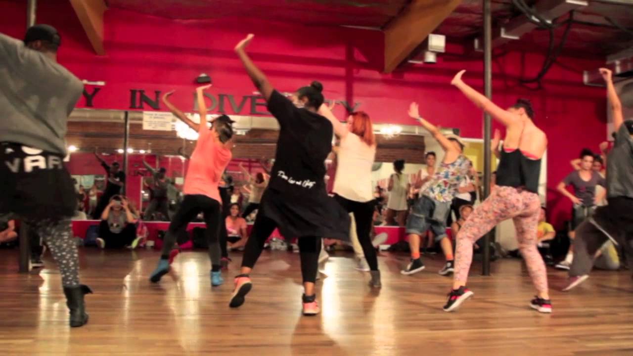"Standing on the Sun" Beyonce: INSIDE EDITION | Candace Brown