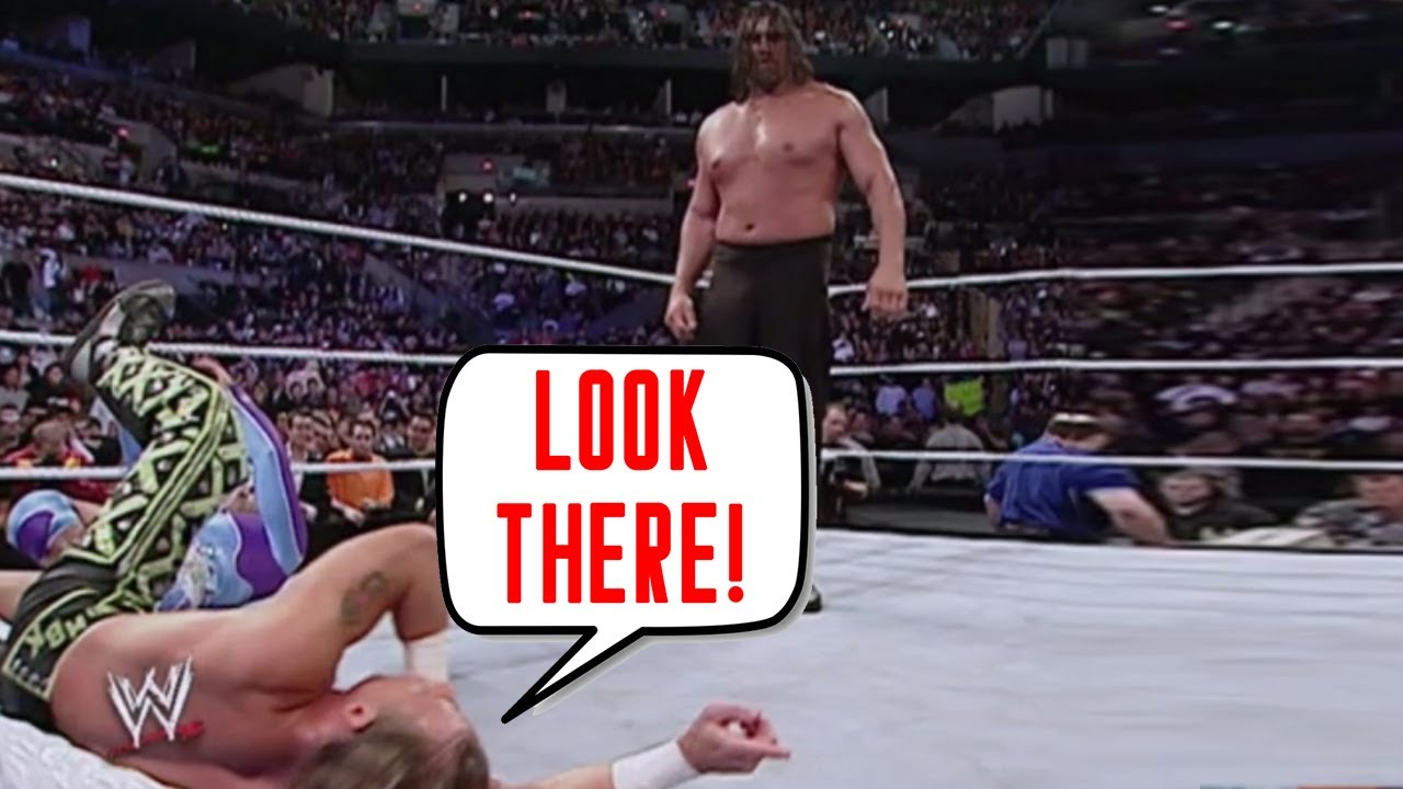 10 WWE Wrestlers Who Blatantly Talked During A Match