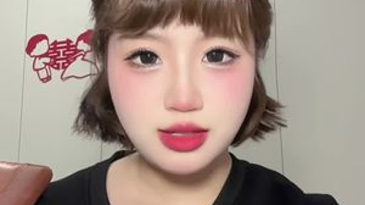 对不起姐妹们老摸头发 忽然有刘海了 我脑门刺挠#日常分享