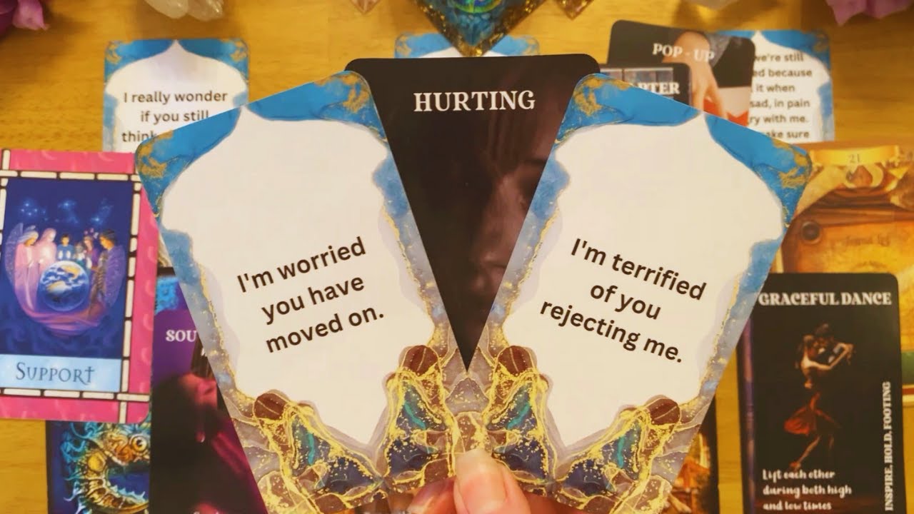 SOMEONE FEELS YOU PULLING AWAY & IT SCARES THEM! 😰 (COLLECTIVE LOVE READING) 💟#tarotreading