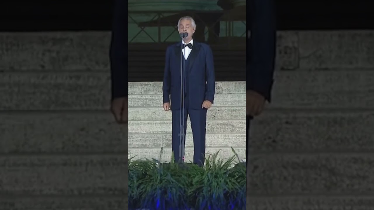 Andrea Bocelli - Ave Maria (Schubert) (Live in Vatican City, St. Peter&rsquo;s Square)
