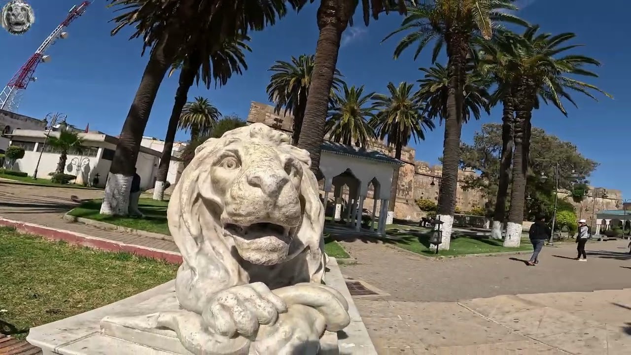 LARACHE, un paseo por la Avenida camino de la Kaasba