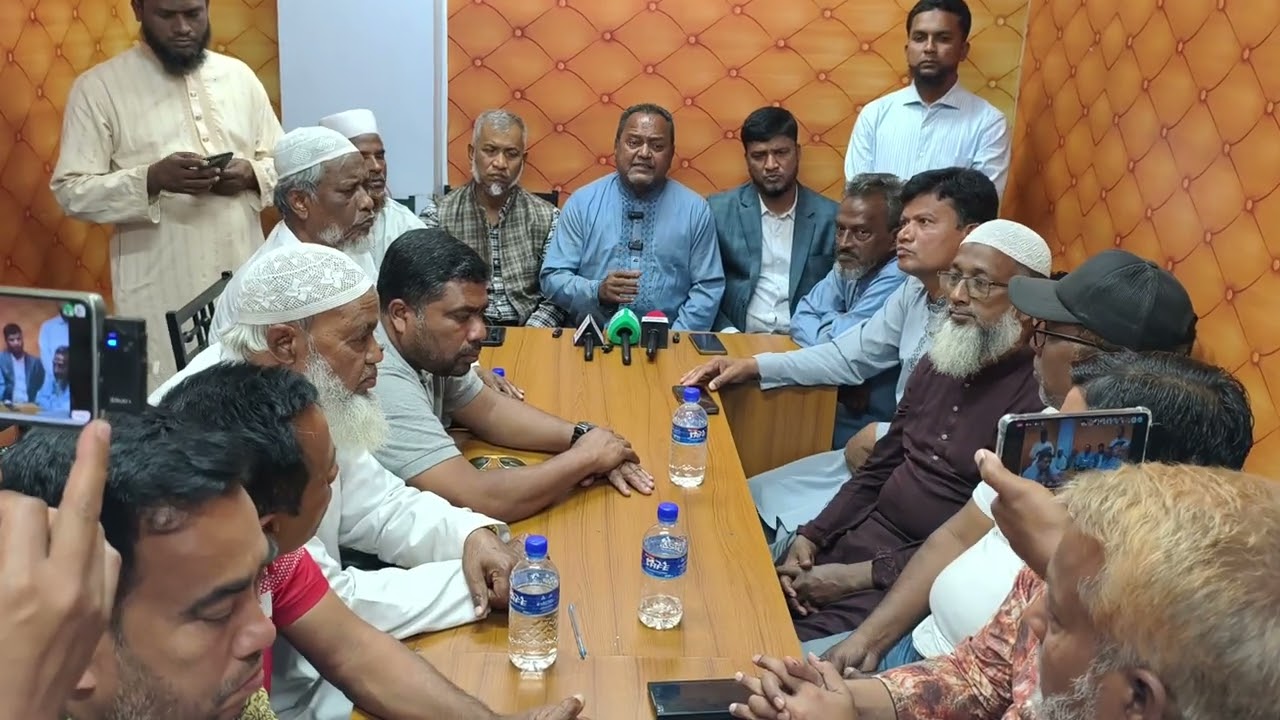 ফুলগাজীর মুন্সিরহাটে নির্বাচন পরবর্তী সময়ে দোকান ভাঙচুরের ঘটনায় দুই পক্ষের সমঝোতা