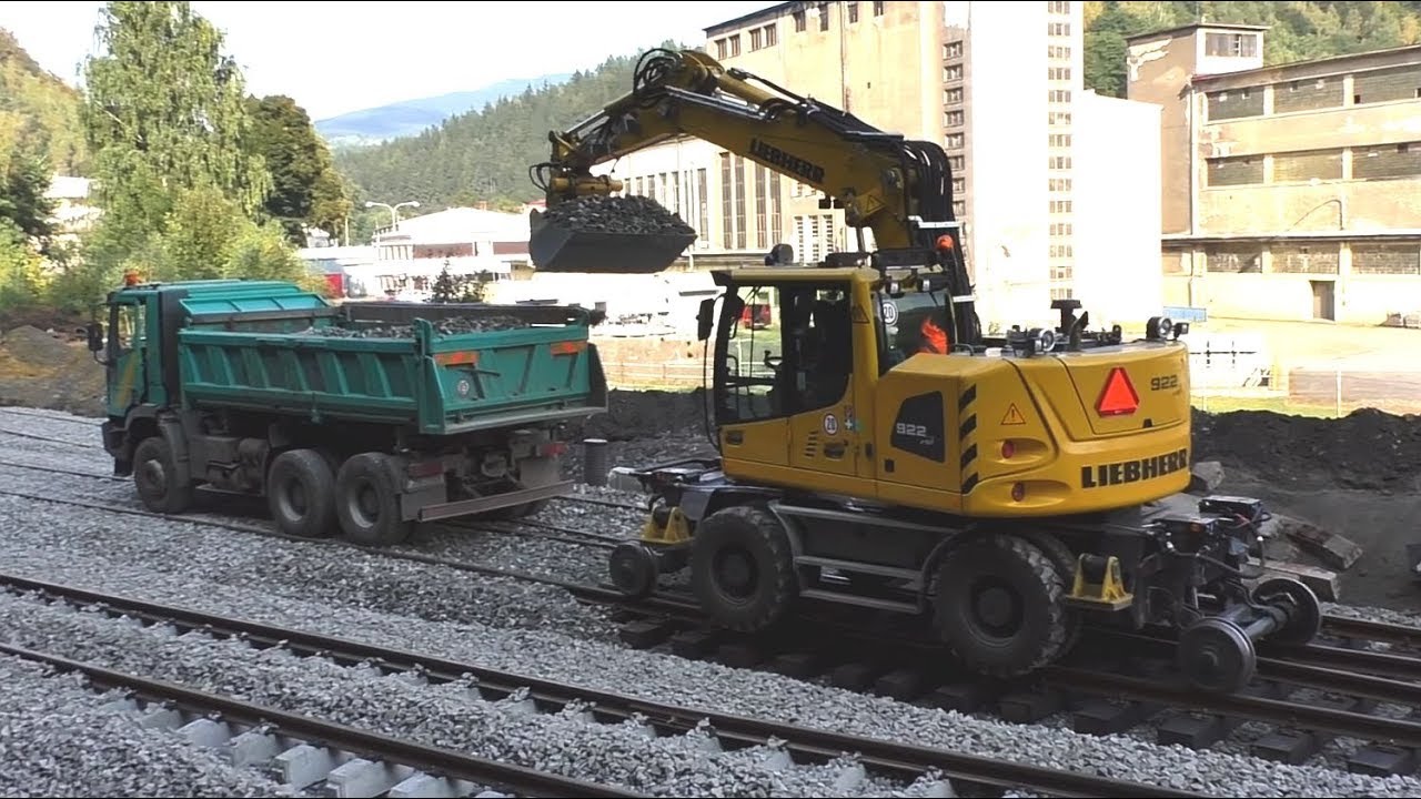 Liebherr 922 rail and Iveco Eurotrakker