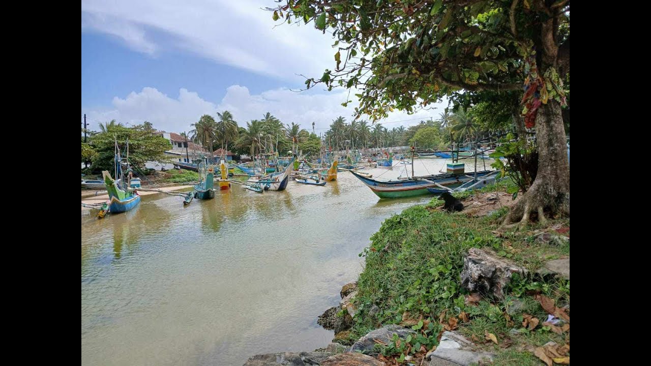 SURFING POINT AND FISHERIES HARBOUR IN DODANDUWA (HIKKADUWA ) SRI LANKA