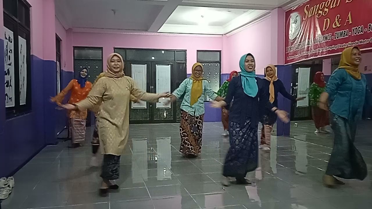 Mudiak arau Linedance// Demo by Sanggar Senam D&A bintara bekasi barat