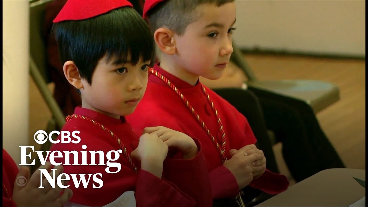 Chicago Catholic school students hold mock conclave