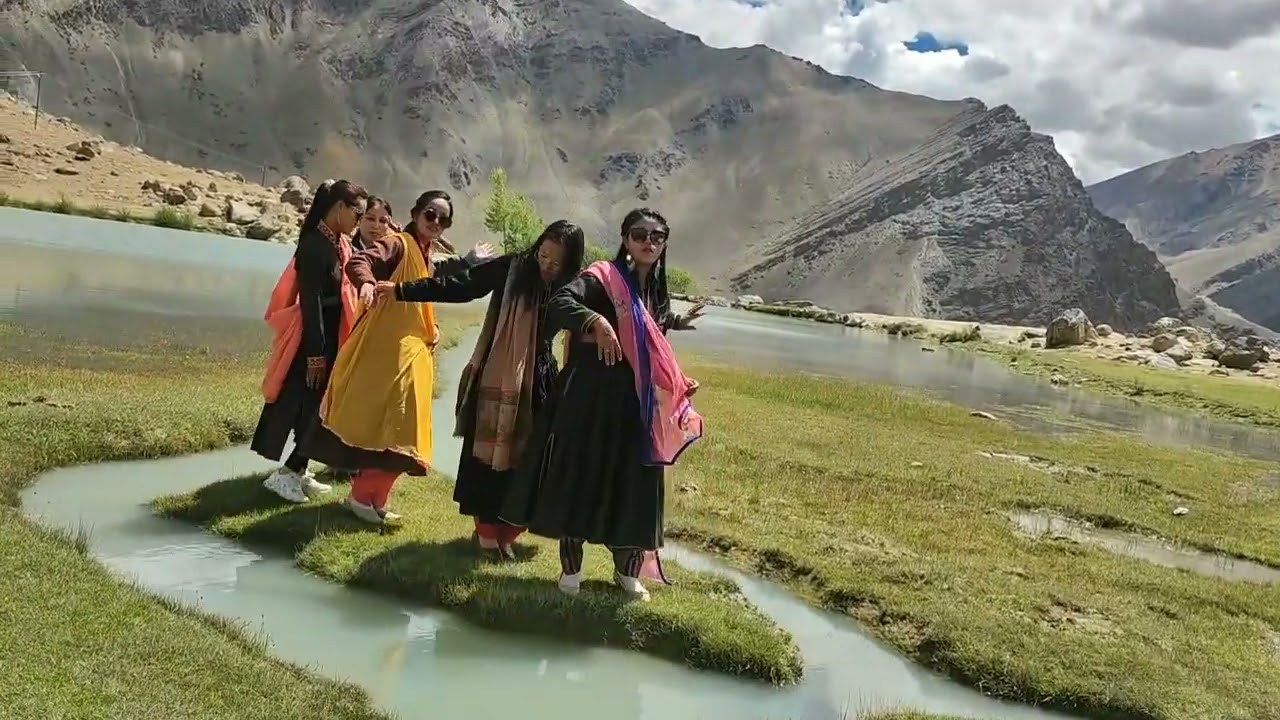 dance freely and enjoy your every moves.#zanskar #oma lasi @Zanskari_Couple @stanzingyachin