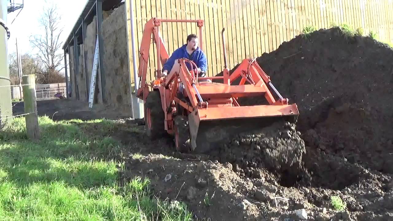 Kubota B8200 with loader and back actor for sale