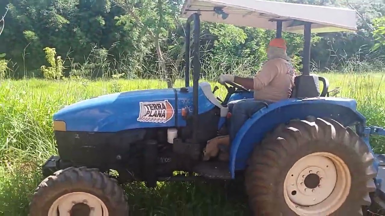 Trator new holland roçadeira 