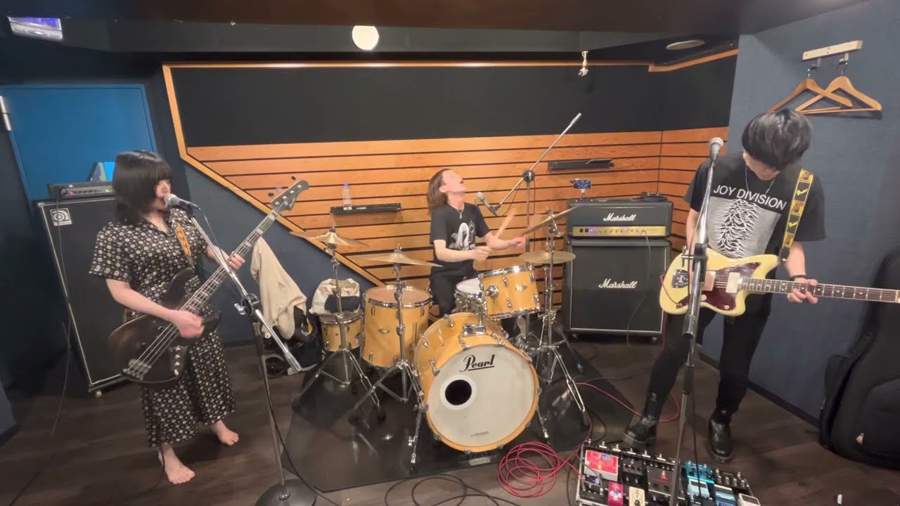 かくいうもの , She is inside, He is outside , 青い、濃い、橙色の日 /MASS OF THE FERMENTING DREGS - Cover Band(Part1)