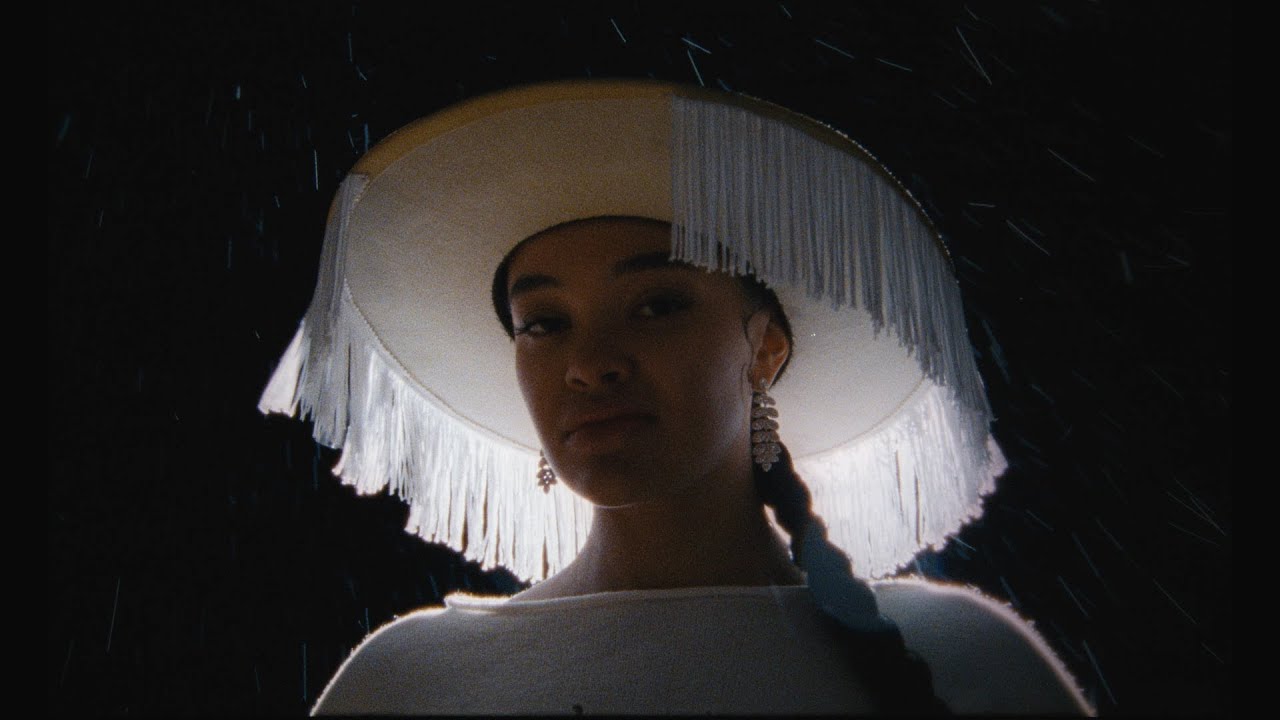 Daniela Rathana - Ansikte
