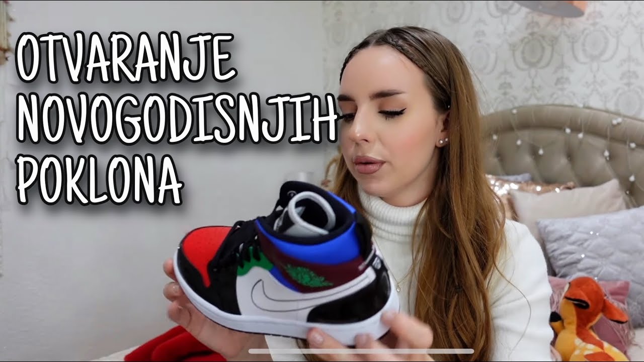 OTVARANJE NOVOGODISNJIH POKLONA