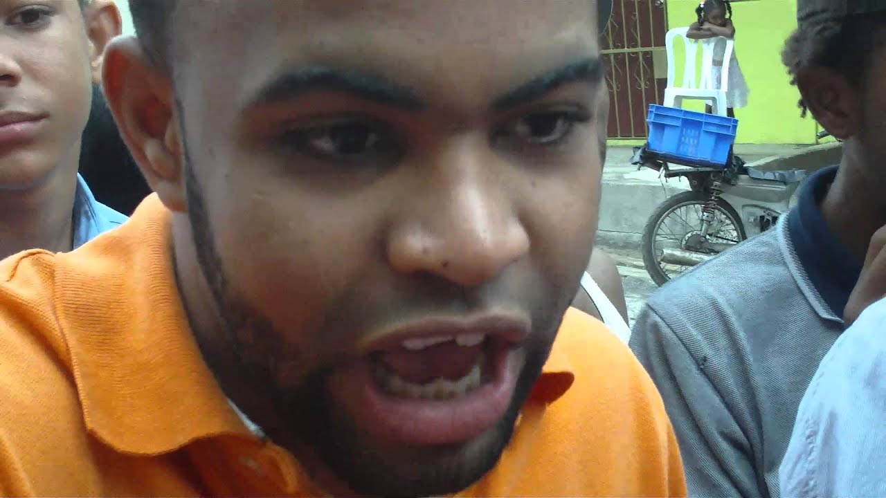 Mr junior.El Forence vs Negro Activo y El Makabro - improvisando 2013