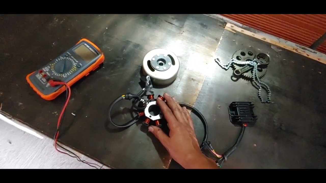 Moto Quema FOCOS //Probl. Electrico Extraño DIFICIL DE DIAGNOSTICAR-Solucion