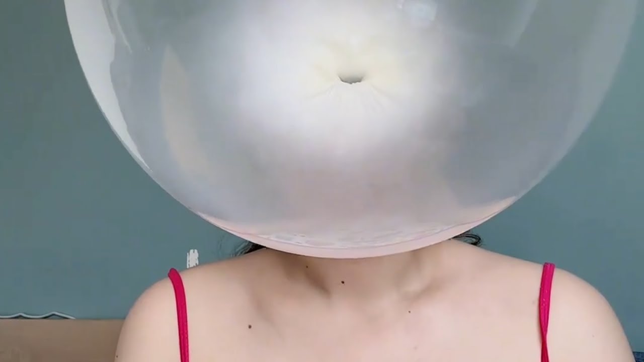 倩倩呀 (36082741059) Bubble Gum Blowing Compilation